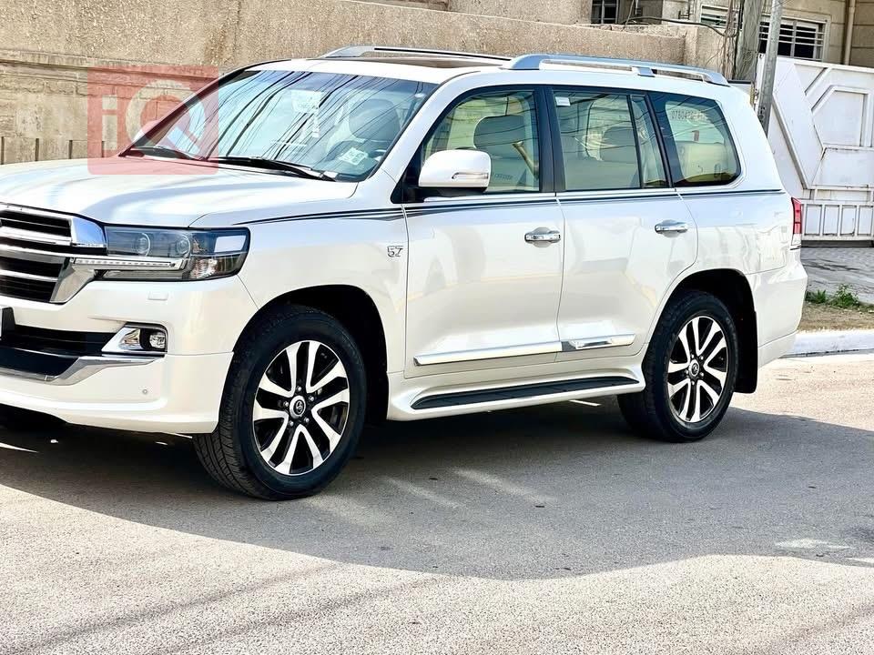 تويوتا لاندكروزر